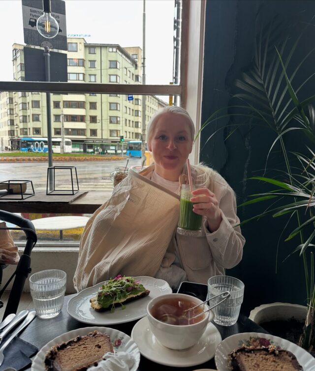 Täytyyhän pikkunen tutustuttaa all day breakfast -konseptiin jo pienenä ja missäs muuallakaan kun lemppari kahvilassa 🤭♥️👶🏼

#gluteeniton #kahvilat #aamiainenhelsinki #gluteenitonelämä